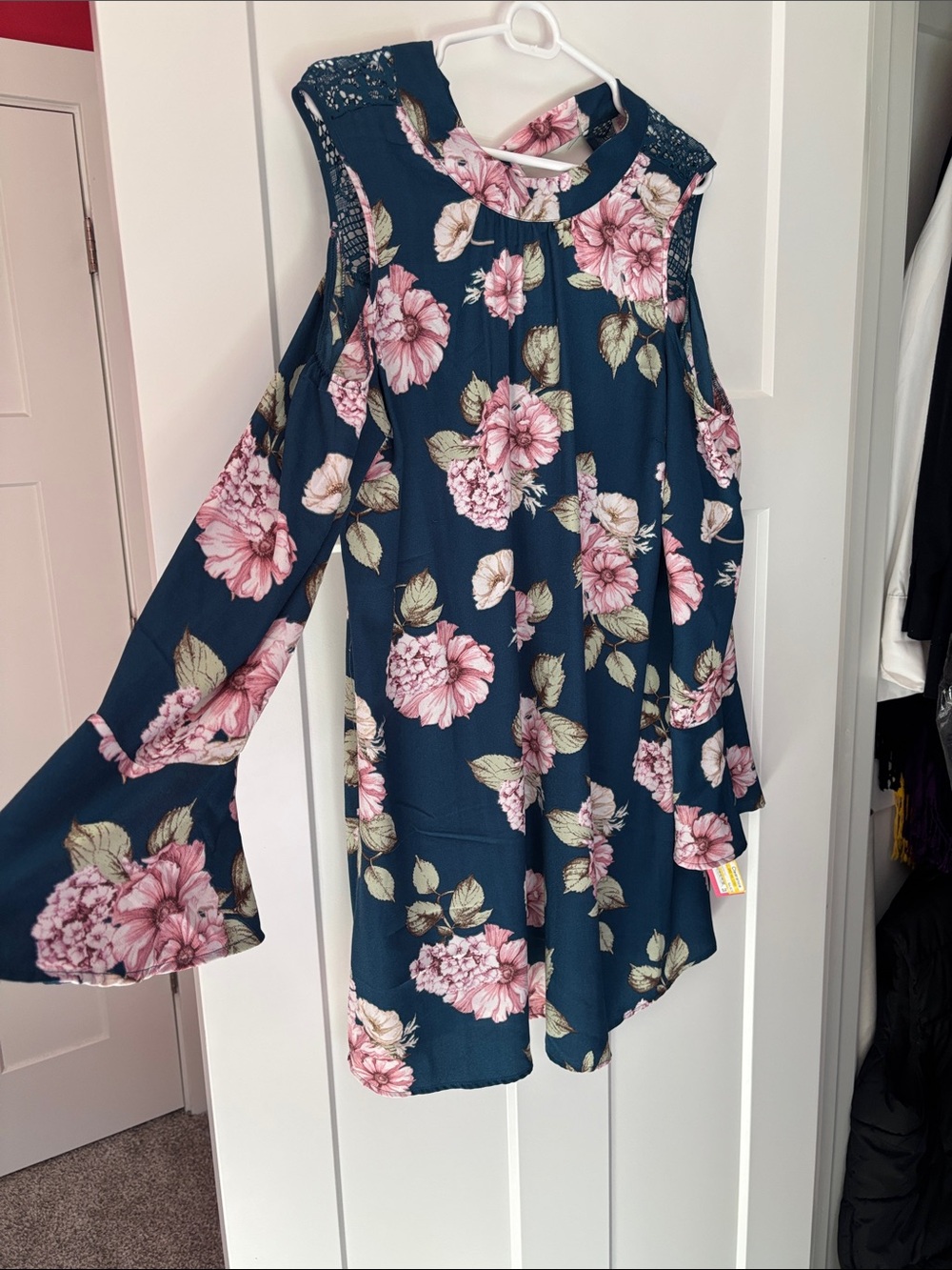 Xhilaration Teal Cold-Shoulder Tunic with Pink Floral Print